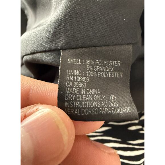 Tahari Size 10 Faux Wrap Mini Dress Black White V Neck Lined Pullover Lined - Picture 8 of 9